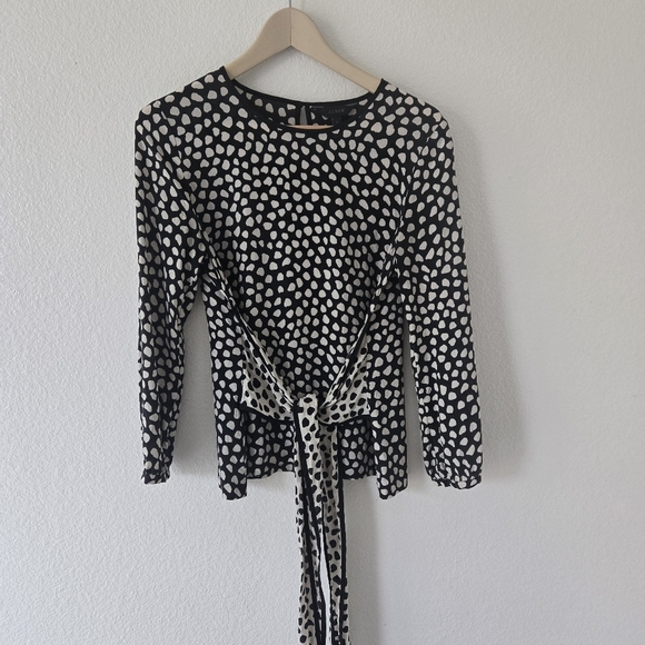 J Crew 100% Silk Waist Tie Front Blouse Top Black & White Pebble Print size 2 - Picture 6 of 14